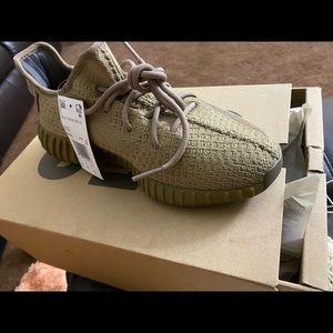 Meet your Posher, Esther